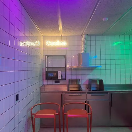 Lamia Bbk Women Hostel-solo Mujeres ビルバオ