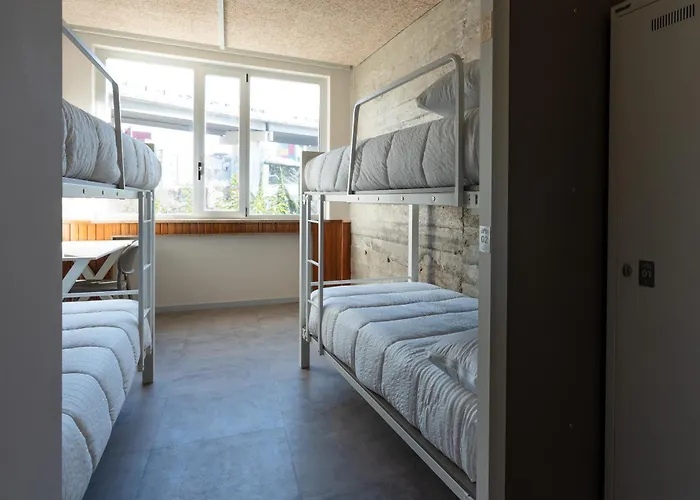 Lamia Bbk Women Hostel-solo Mujeres Ostello Bilbao