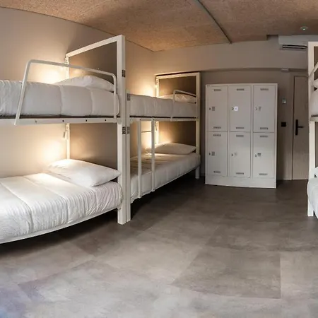 Lamia Bbk Women Hostel-solo Mujeres Ostello