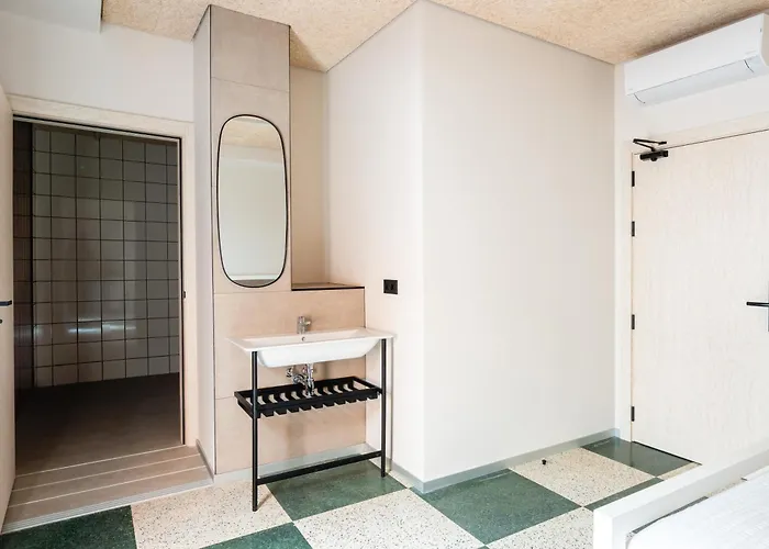 Lamia Bbk Women Hostel-solo Mujeres 旅馆 *