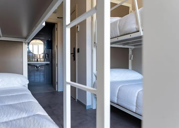 Lamia Bbk Women Hostel-solo Mujeres Albergue